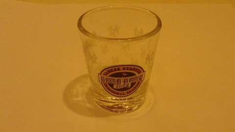 New York Yankees Inaugural New YANKEE STADIUM SHOT GLASS 2009 new with sticker Cover