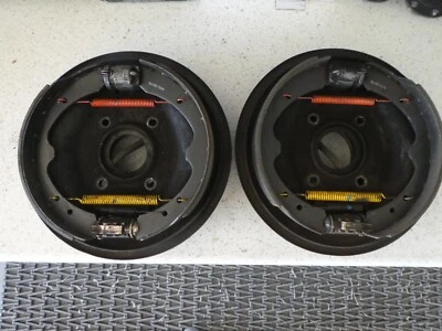 Datsun 620 1977 frenos de tambor delanteros conjuntos completos Foto 1 de 4