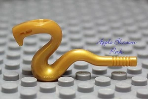 NEW Lego Ninjago Ninja Gold "GOLDEN VIPER" VENOMOUS SNAKE -Minifig Animal Weapon - Picture 1 of 1