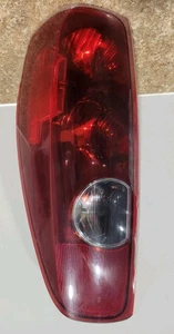 2004 to 2012 Chevrolet Colorado GMC Canyon Driver/ Left Side Tail Light  - Picture 1 of 5