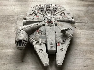 Star Wars Hasbro The Force Awakens Millenium Falcon Rasender Falke Raumschiff - Bild 1 von 7