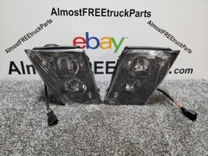 Set of Volvo Fog Lights 7960-R / 7960-L - V-004 - FREE SHIPPING - Picture 1 of 9