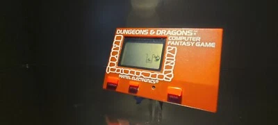 Компьютерная фэнтезийная игра Dungeons & Dragons 1981 Mattel Electronics работает чисто - Изображение 1 из 4