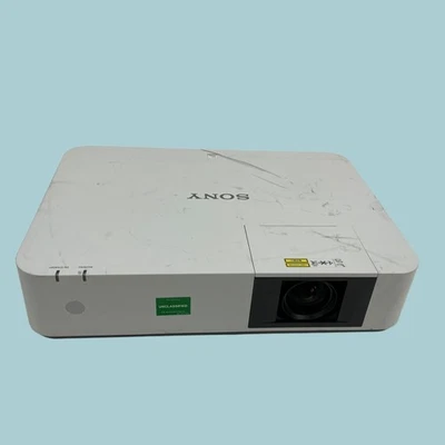 Proyector láser Sony modelo VPL-PHZ10 WUXGA 3LCD 5000 lúmenes 1260 horas de lámpara (AR) Foto 1 de 4