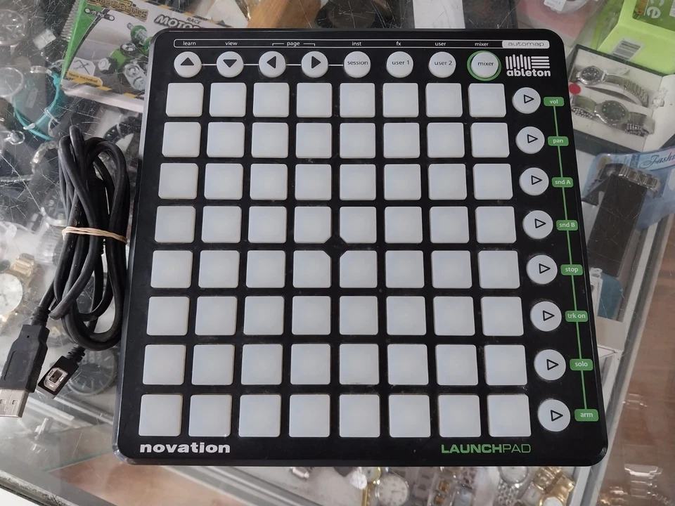 NOVATION ORIGINAL MK1 LAUNCHPAD MIDI ABLETON CONTROLLER USB NOVLPD01 - image 1 of 4