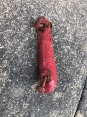 VINTAGE INTERNATIONAL B23 FINGER MOWER GRASS STICK BRACKET PART No MB256 - Image 1 of 3