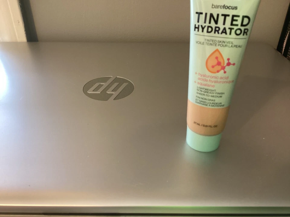 wet n wild barefocus tinted hydrator your chocie - Image 1 of 1