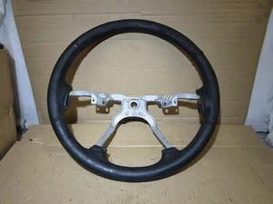  Jeep Grand Cherokee WJ 2.7 steering wheel needs new leather covering - Picture 1 of 10