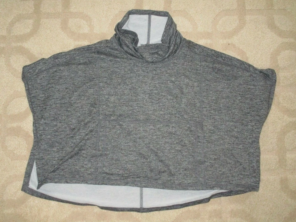Poncho Zella Niña Atlético Cuello Simulado Estilo Top Gris Talla L (10-12) *En muy buen estado Foto 1 de 1
