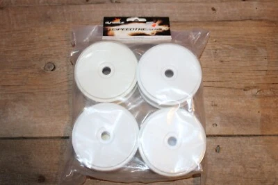 Dynamite (4) SpeedTreads 1/8 BUGGY DISH WHEELS WHITE - DYN8290 - NEW - Image 1 of 2