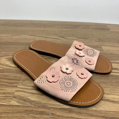 Sandalias planas Coach Slides con remaches de flor de rosa de té en flor rosa tiza 8,5B Foto 1 de 4