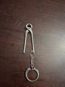 VINTAGE METALL FUNKTIONALE SCHMIEDEZANGE ODER ZANGE, SCHLÜSSELANHÄNGER - Bild 1 von 5