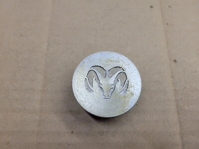 Cubierta de cubo tapa central de metal mecanizado Dodge OEM 2001 2002 Caravan 2" 4782258AA Foto 1 de 3