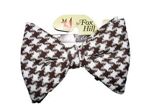 70S BOW TIE WIDE LARGE SIZE BROWN WHITE HOUNDSTOOTH  5" X 4" DEADSTOCK ON CARD - Picture 1 of 9