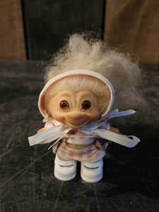 De Colección Temprano 3" Rubia Dama Troll Muñeca Ojos Ámbar Y Rosa A Cuadros Conjunto con Zapatos - Imagen 1 de 13