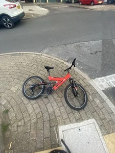 selling Bikes - Picture 1 of 4