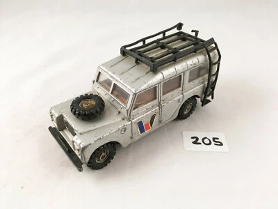 CORGI TOYS 8401 WINGS FLYING CLUB GIFT SET MARKS & SPENCER LAND ROVER 109 1978 - Image 1 of 4