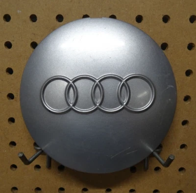 1995-1998 Audi A6 S6 OEM 15" Silver Center Cap  8D0601165B  58700 - Image 1 of 4