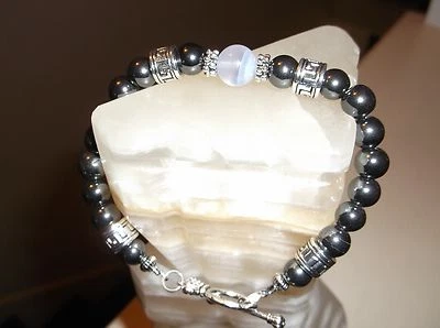 PULSERA HOMBRE HECHA A MANO 8mm 8 1/2" NEGRO HEMATITA/AZUL CALCEDONIA TAPA CUENTAS Foto 1 de 4