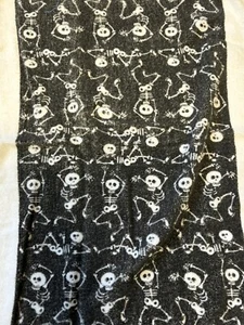 2pc SET-SKULL HAND TOWELS Halloween Bathroom Kitchen Decor 16x23 - Picture 1 of 4