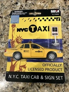 NEW DARON NYC TAXI & SIGN SET FORD CROWN VICTORIA 2008 - Picture 1 of 2