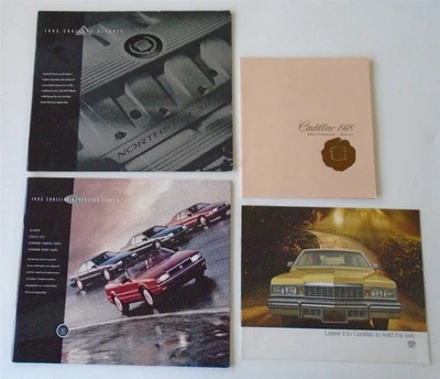 Lote de 4 folletos de venta de Cadillac canadiense 1977 1978 1993 Foto 1 de 4