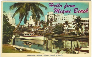 Postal vintage cromada de Florida Miami Beach Hola de hoteles Indian Creek - Imagen 1 de 2