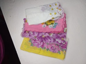 Vintage Set of four Cotton Handkerchiefs Hankies Floral Multicolor Unisex - Picture 1 of 3