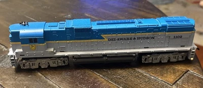 HO MANTUA-TYCO ,VINTAGE  #1102 EXTENDED DELAWARE & HUDSON DIESEL LOCOMOTIVE /LN! - Image 1 of 4