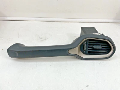 Ручка захвата приборной панели со стороны пассажира для Jeep Renegade 2015–2022 годов + вентиляционная решетка кондиционера 07355999680 - Изображение 1 из 4