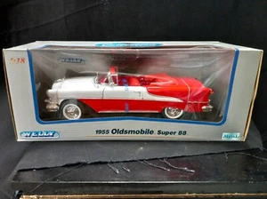 1:18 Welly 1955 Oldsmobile Super 88 Convertible (Red & White) - NEW in Box - Picture 1 of 9