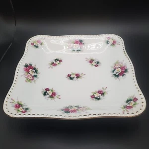 Porcelana floral blanca cuadrada vintage de 8 y 1/2" con bordes dorados - Imagen 1 de 9