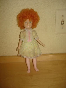 KNICKERBOCKER TOY CO. VINTAGE ANNIE PUPPE GELB PARTYKLEID POSEABLE DOLL 80er  - Bild 1 von 8
