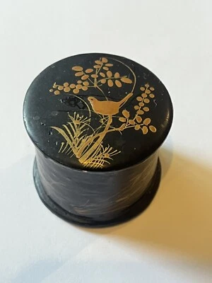 Antiguo Papel Japonés Oriental Lacado Negro Maché Caja Baratija Redonda Pájaro Foto 1 de 4