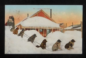 Tarjeta postal AK del equipo de perros de Alaska de la década de 1910 trineo de perros inactivos - Imagen 1 de 2