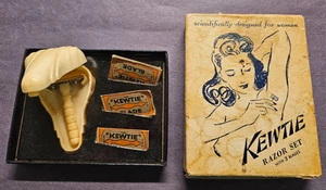Vintage 1930s Kewtie Ladies Mini Safety Razor Set 3 Blades NIB - Picture 1 of 4