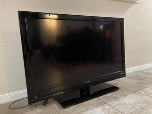 Sharp Liquid Crystal TV 2012 USED ***WORKING*** LOCAL PICKUP ONLY *OBO* - Picture 1 of 10