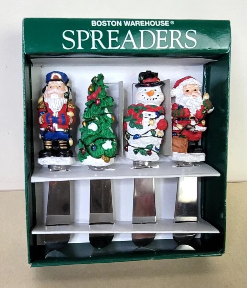 Boston Warehouse Juego de 4 Cuchillos Paté/Chee Navidad 2 Papá Noel, Árbol y Muñeco de Nieve Foto 1 de 4