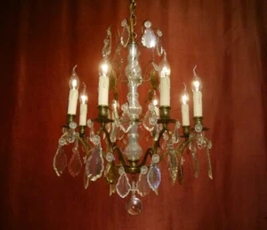 MEDIUM ANTIQUE FRENCH 8 LIGHT CRYSTAL GLASS BRONZE CHANDELIER LAMP - Picture 1 of 9