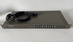 TP-LINK TL-SG1016 16-portowy gigabitowy przełącznik do montażu w szafie 19 cali do montażu w szafie - Zdjęcie 1 z 11