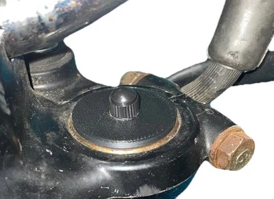 Tapa de tubo de horquilla delantera personalizada Yamaha XJ650 XJ750 XS850 XV750 XV920 Foto 1 de 2