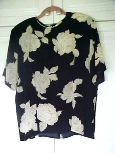 Vintage ~ REDUZIERT ~ CHAUS BLUSE/TOP ~ SCHWARZ MIT ROSEN ~ KURZARM ~ 100 % VISKOSE ~ Gr. 12 - Bild 1 von 6