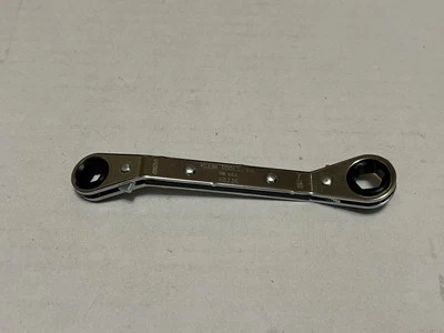 New Klein Tools 68236 3/8” X 7/16" Fully Reversible Ratcheting Offset Box Wrench - Image 1 of 2