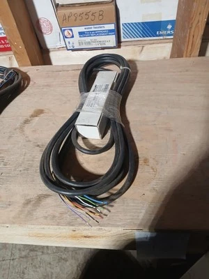 New Balluff Bpi8m303p-2K-00-Kpxa0-050 Bpi0031 Junction Block - Image 1 of 4