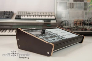 Native Instruments Maschine Micro MK1 MK2 Real Wood Side Panel Stand Sieve - Picture 1 of 10