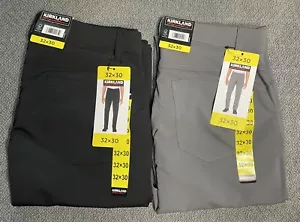 Paquete de 2 pantalones Kirkland Signature para hombre de 5 bolsillos gris y negro - Imagen 1 de 10