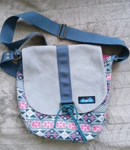 KAVU Wayfare Mini Crossbody Bag ~ Messenger Faux Suede Geometric Gray Blue Pink - Picture 1 of 14
