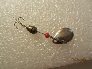 Vintage Small Metal Spinner Red Fishing Lure L-8 - Picture 1 of 4