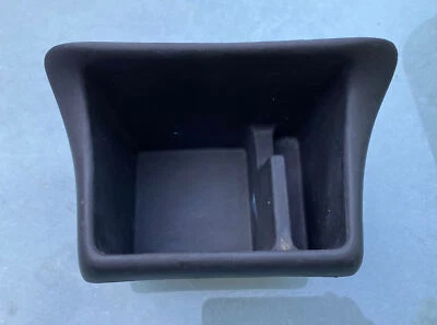 09-11 Chevrolet HHR Consola central delantera Almacenamiento Cubo de goma Inserto OEM Foto 1 de 4