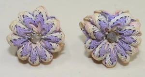 PENDIENTES VINTAGE Art Deco ROSA Púrpura Tono Crema Tela Acanalada Flor Cristal - Imagen 1 de 5